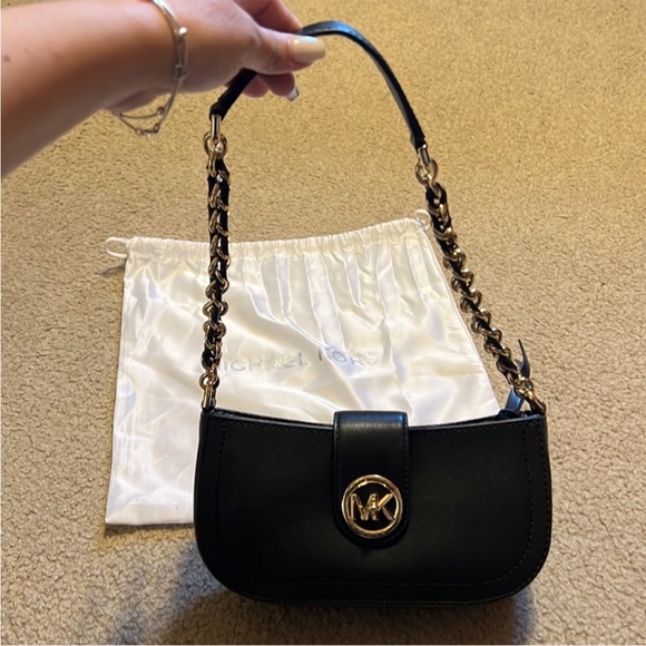 Michael Kors purse - Picture 5 of 17